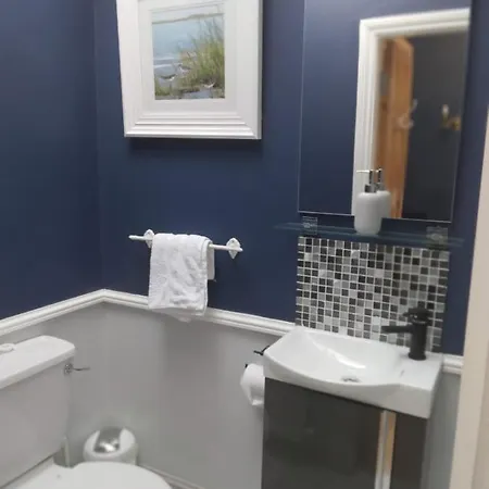 Tess's R95k6n1 Is Unsuitable For Children Under 12 Years Old *