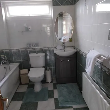 住宿加早餐酒店 Tess's R95k6n1 Is Unsuitable For Children Under 12 Years Old Freshford