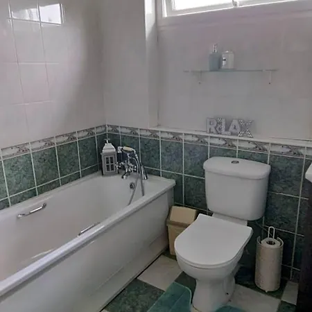 Tess's R95k6n1 Is Unsuitable For Children Under 12 Years Old Bed & Breakfast *